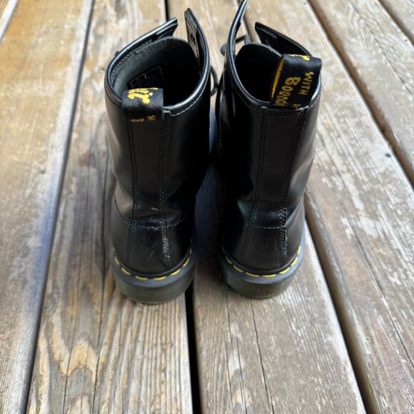 EUC Dr. Martens 11821 Smooth Black Leather Lace Up Boots in Women's 10/EU 42 - Picture 10 of 13